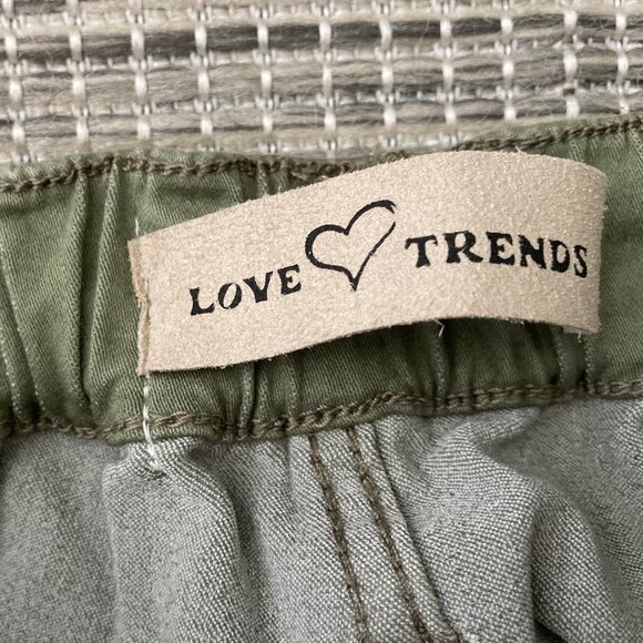 Love Trends Olive Green Mid Rise Wide Leg Cargo Pant  Size 5. Junior - Picture 7 of 11